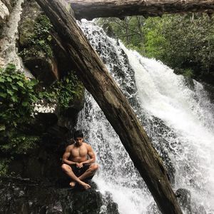 Meet your Posher, Marlon